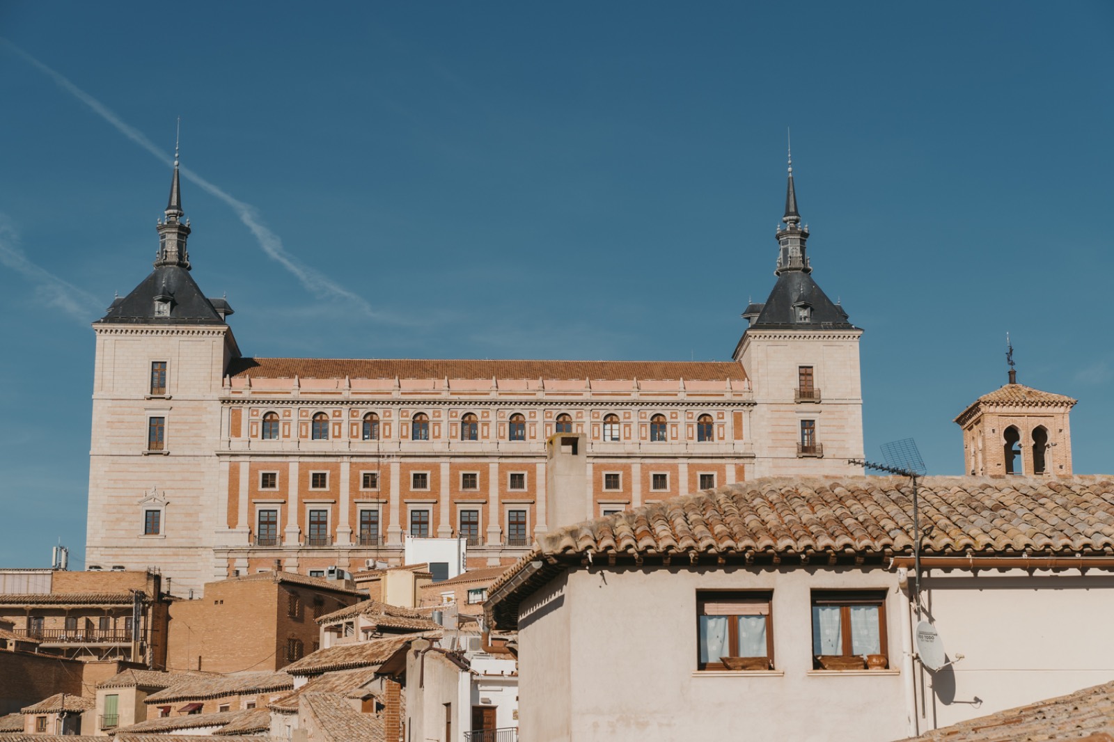 Vistas del Alcázar de Toledo desde el edificio