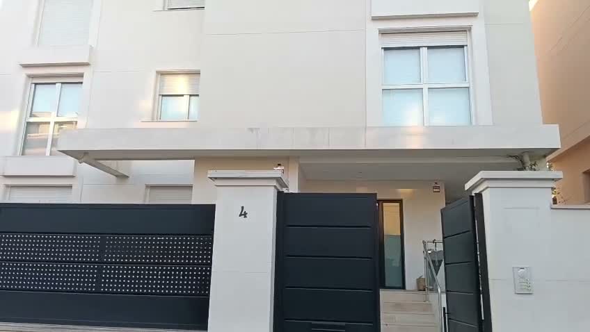Entrada del edificio Plaza 4