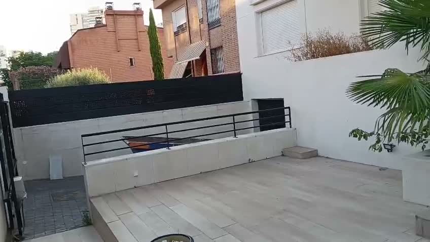 Espacio exterior de Plaza 4